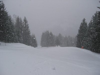Der untere Abschnitt der &amp;quot;Fare&amp;quot;, sehr viel breiter und irgendwie auch schöner, natürlicher. Heißt hier unten &amp;quot;Fontbelle&amp;quot; und ist egtl auch blau markiert. Bis vor einigen Jahren gab es noch einen SL als Beschäftigungsanlage
