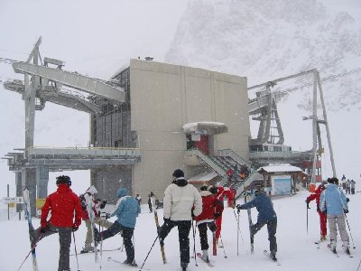Mittelstation Alpette 2050 m der beiden 160er PBs. Man beachte die bequemen Treppen!