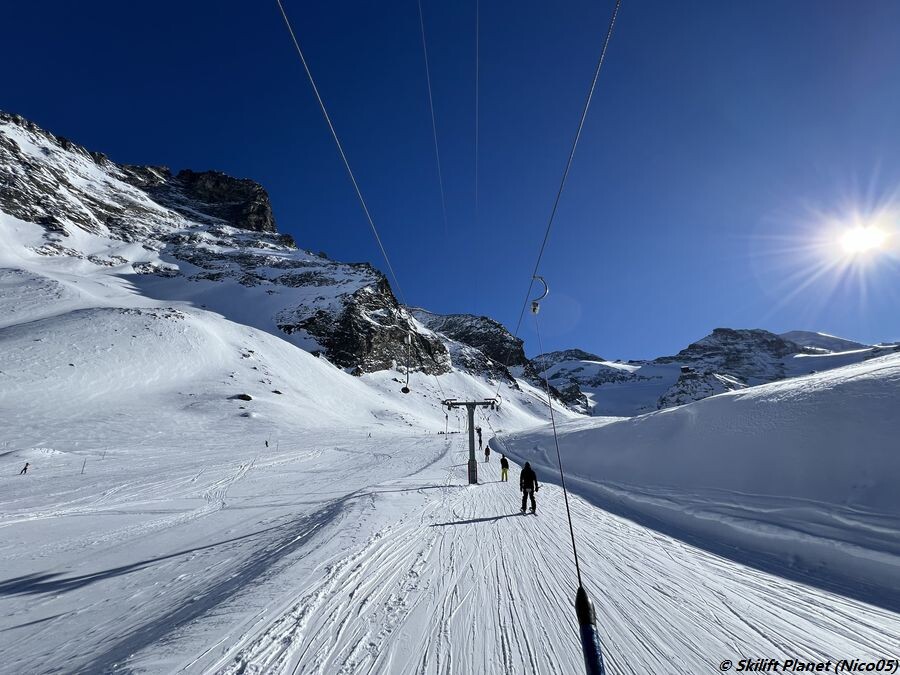 Skilift Mittaghorn und Piste "8 - Mittaghorn"