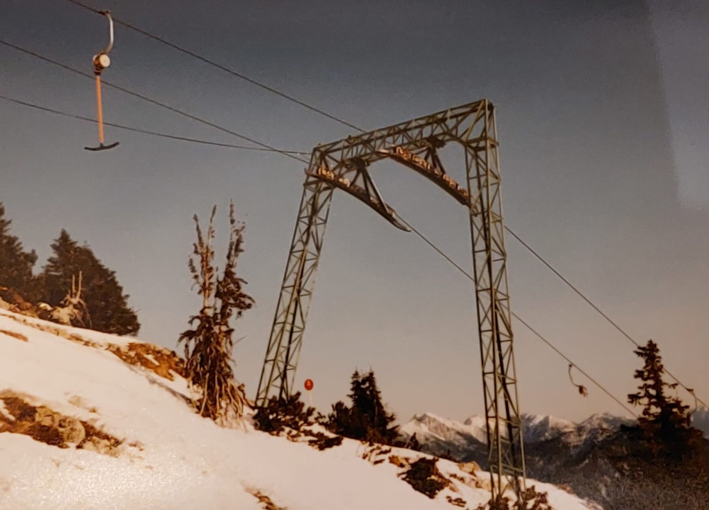 Stütze 9 kurz vor der Ausstiegstelle. Sie gab der Abfahrt "Langer Neuner" den Namen