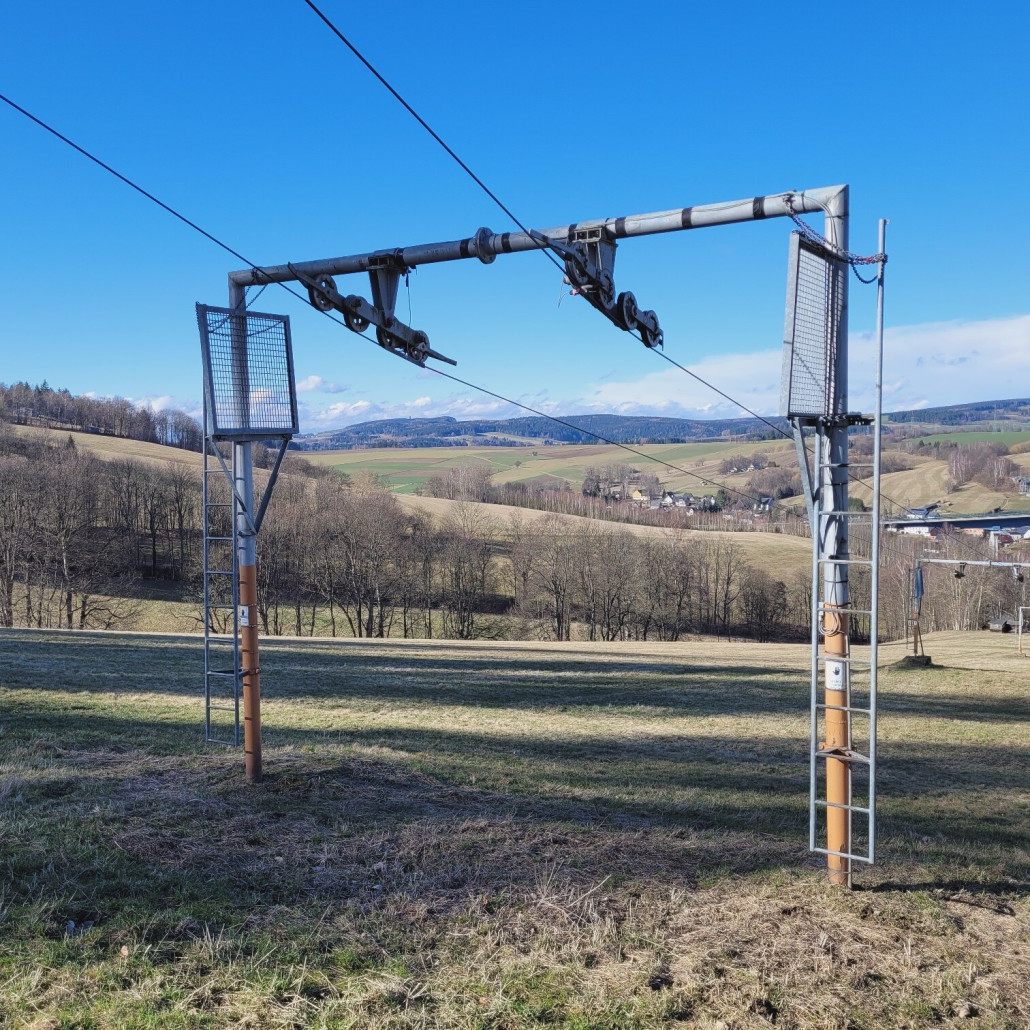 Portalstütze als Niederhalter ausgeführt