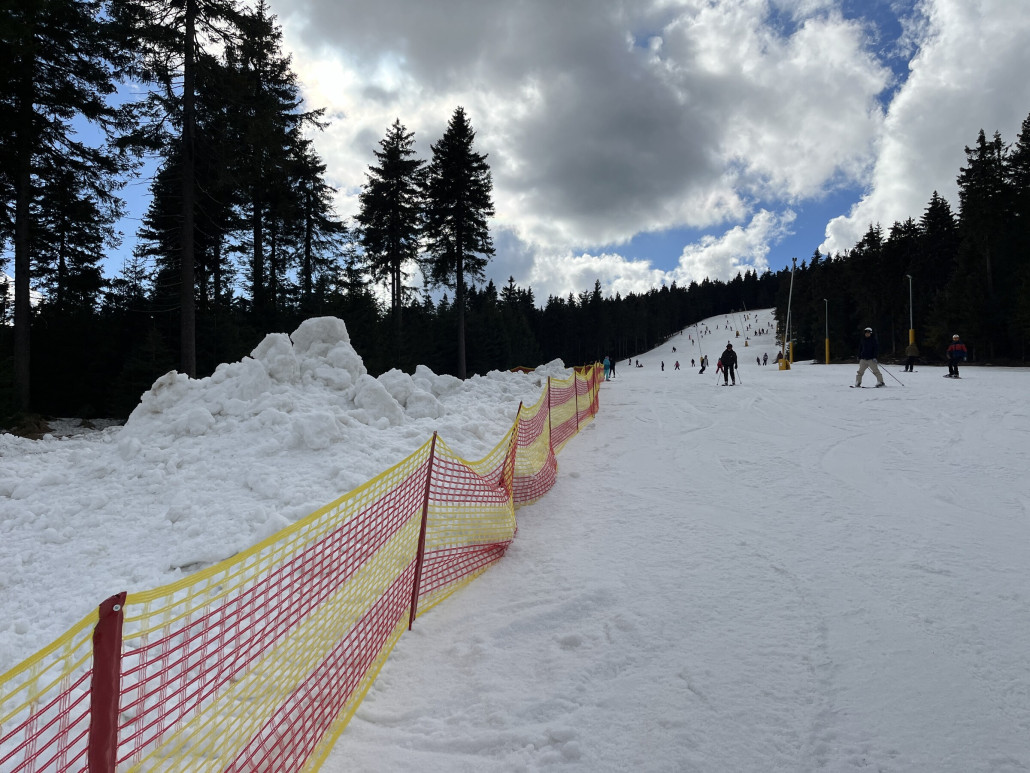 ...und 15Uhr waren diese Zäune dann verschwunden um den Schnee zu verteilen