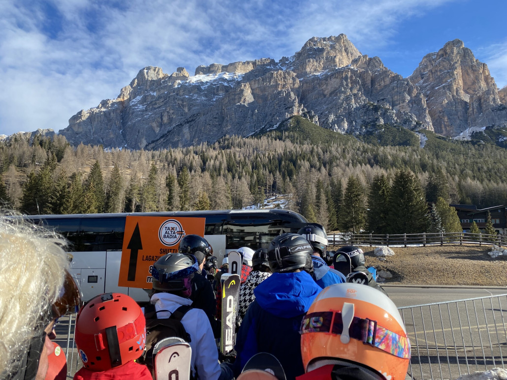 Am Bus zum Falzarego-Pass