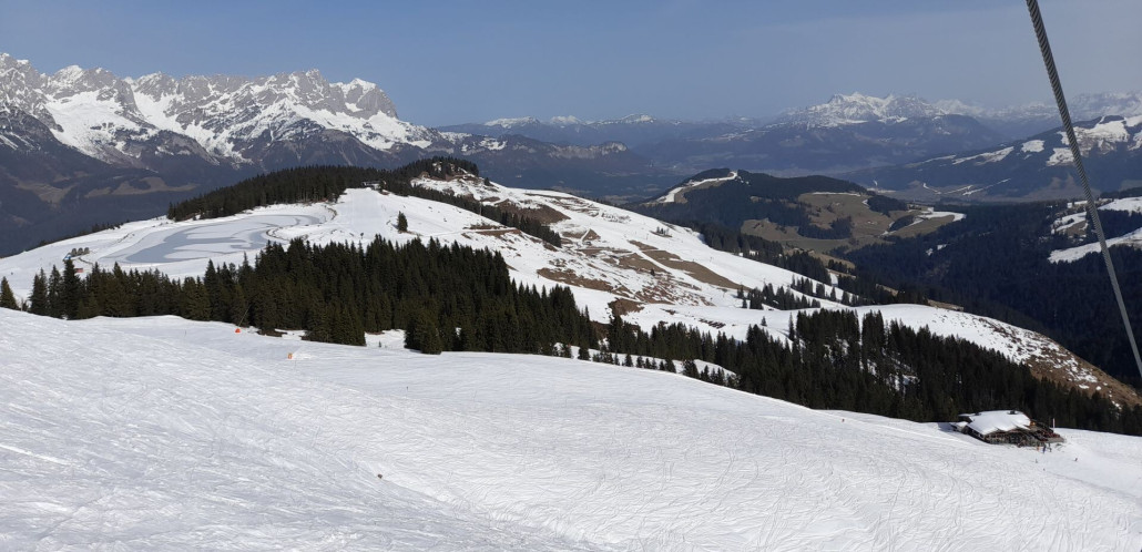 Blick Richtung Hartkaiser, im Hintergrund der Astberg