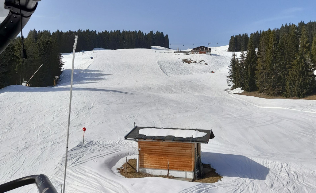 Holzalm, auch gut beschneit