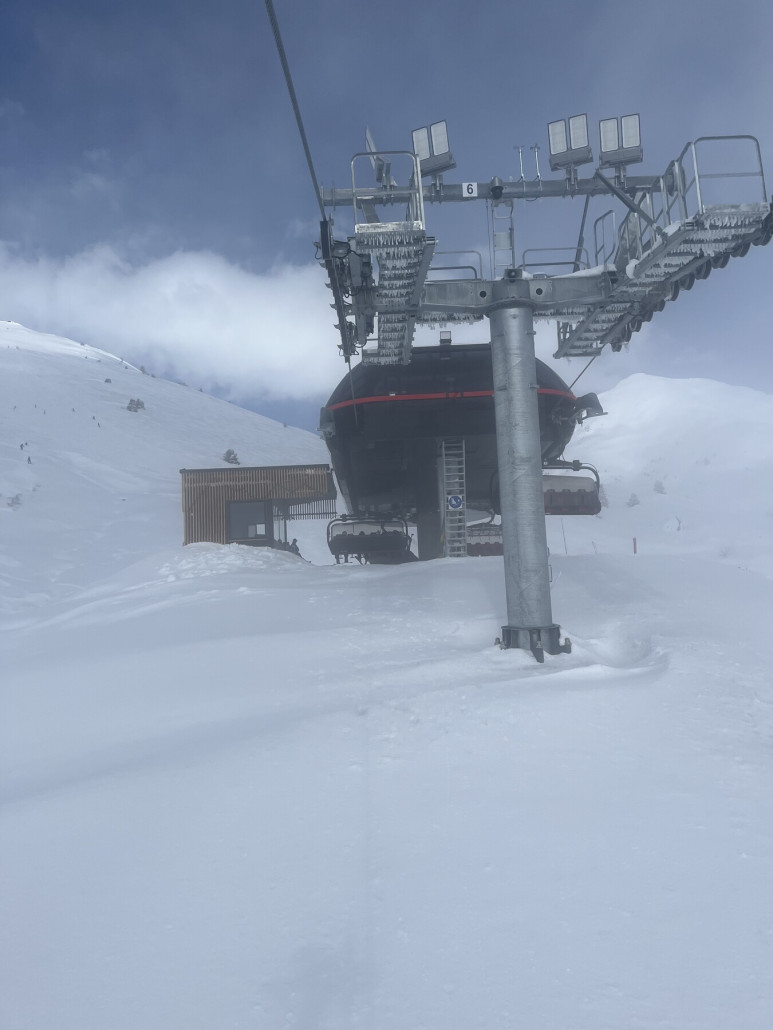 Einfahrt Bergstation, leider kam genau dann die Nebelschwade aus dem Tal…