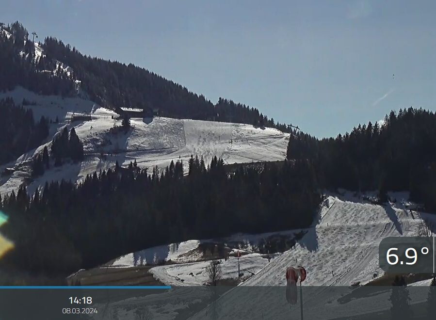Nach der Kraftalm wurde (zurecht) vor vereister Piste gewarnt, nach dem kurzen Waldstück war es dann sofort sehr weich und aufgeworfen.