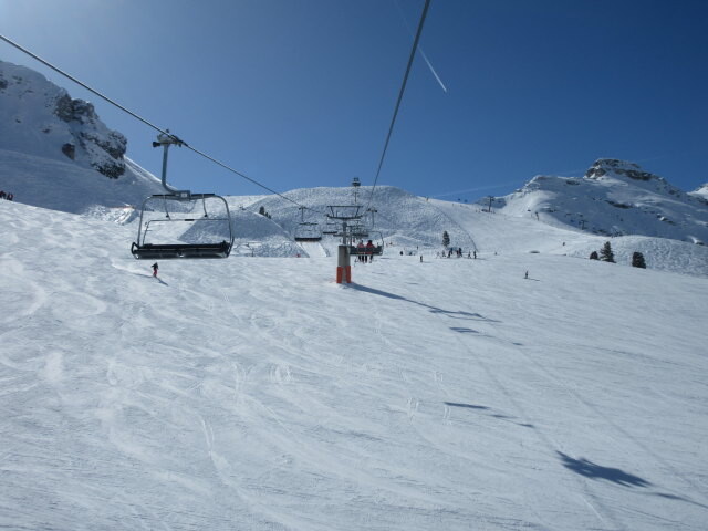 4-CLD Sennjoch, darunter die Mitterjoch-Abfahrt (links) und die Zirmach-Abfahrt (rechts), rechts im Hintergrund der 6-CLD-B Zirmach