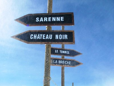 Das sind doch Aussichten! Schwarz, schwarz, schwarz oder schwarz?! Etwa 3200 m, Abzweigung am Pic Blanc Südost-Rücken