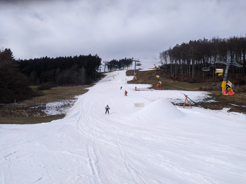 Blick auf die Sürenbergpiste