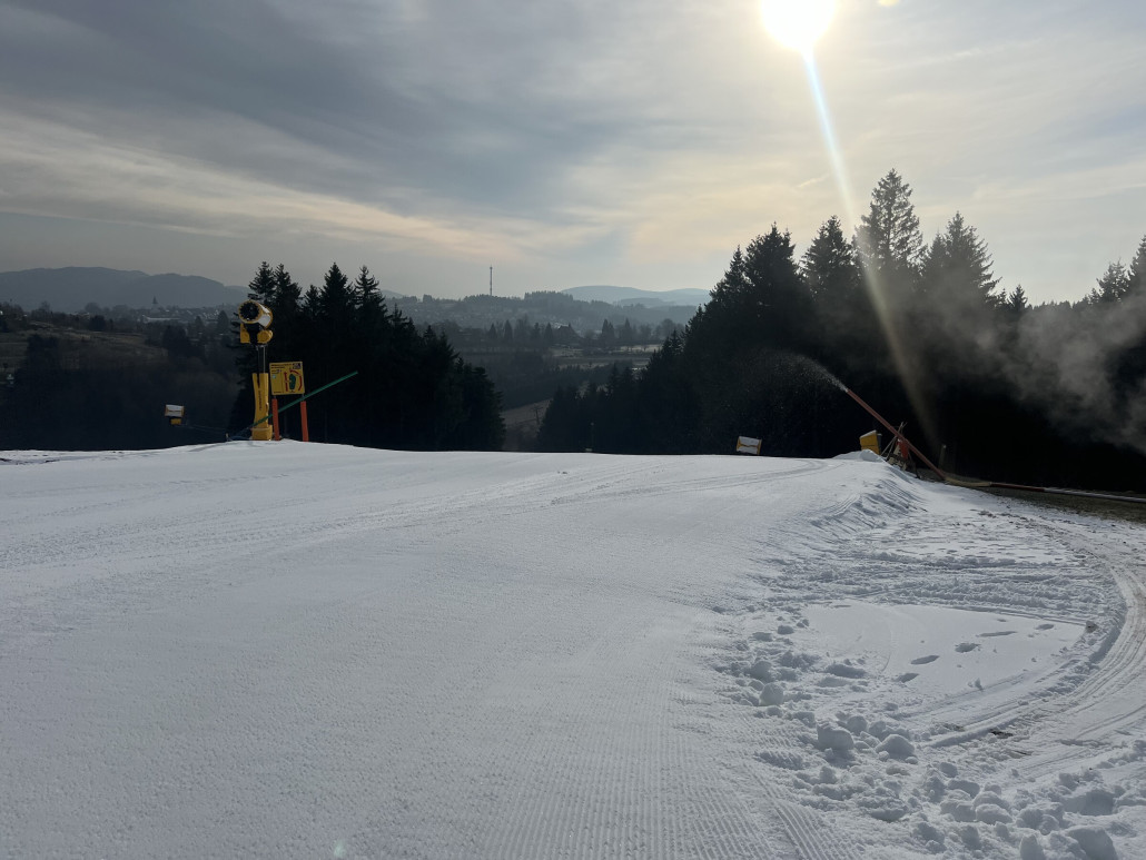 Bild Poppenberg Bergstation; Blick richtung Para.hang (Samstag)