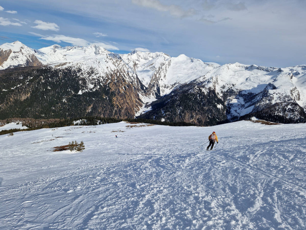 schön weiter Gipfelhang von oben