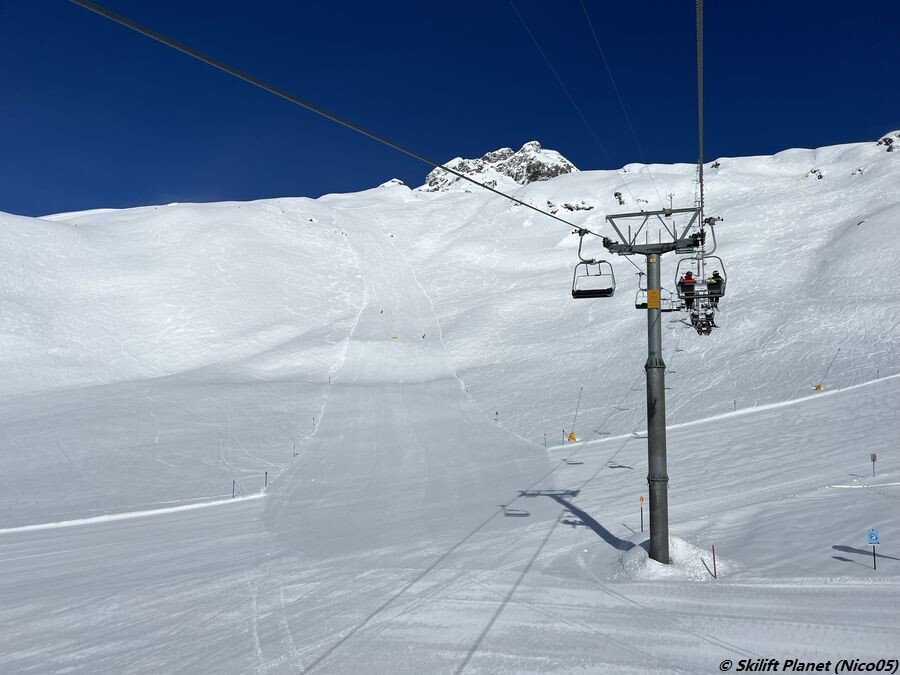 Sesselbahn Stafel-Gandegg mit der schwarze Piste "ex-Nr. 7"