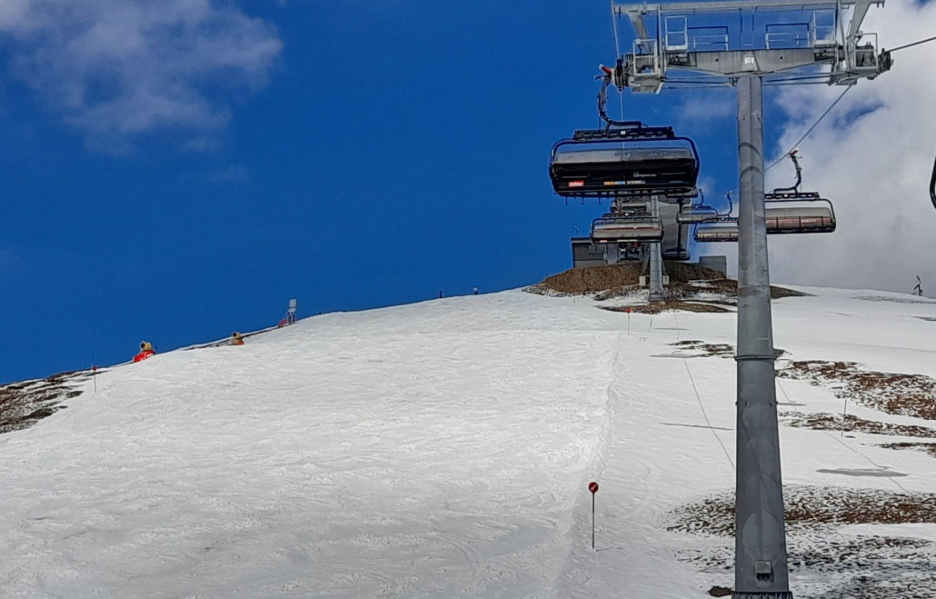 Jochbahn oben: sehr bremsender Neuschnee
