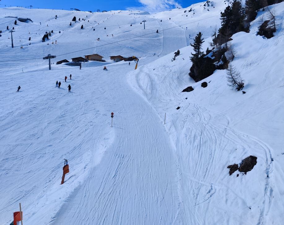 Pisten oberhalb Kaltenbach recht schnell weich durch die frühe Sonne