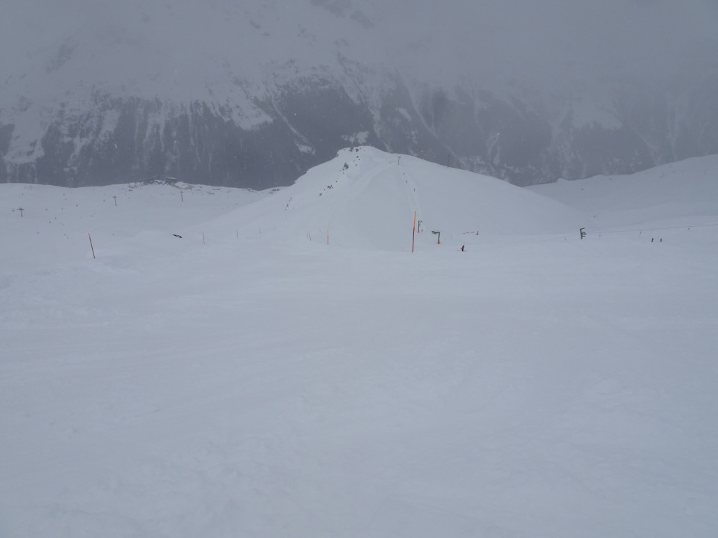 Piste Crête du Barthelemy. Hier oben auf Grund von Verwehungen teils 40cm Neuschnee