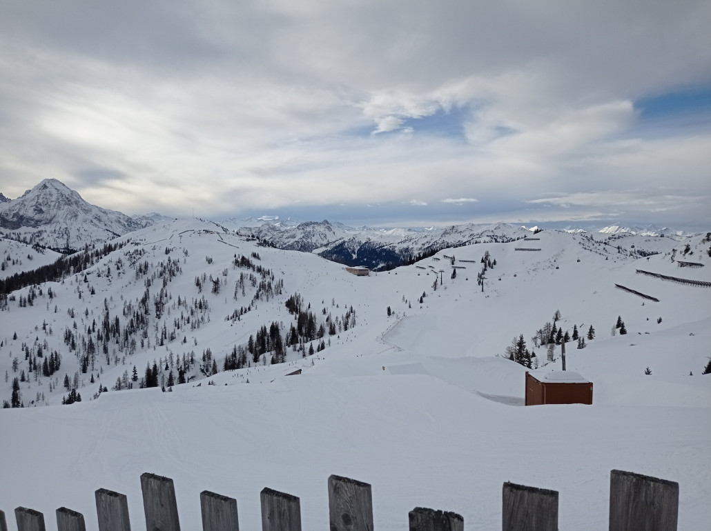Oben am Absolut Shuttle - der blaue Himmel kommt durch.