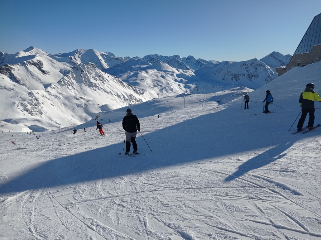 Weiter geht es über die Panoramabahn unter die Seekarspitze.