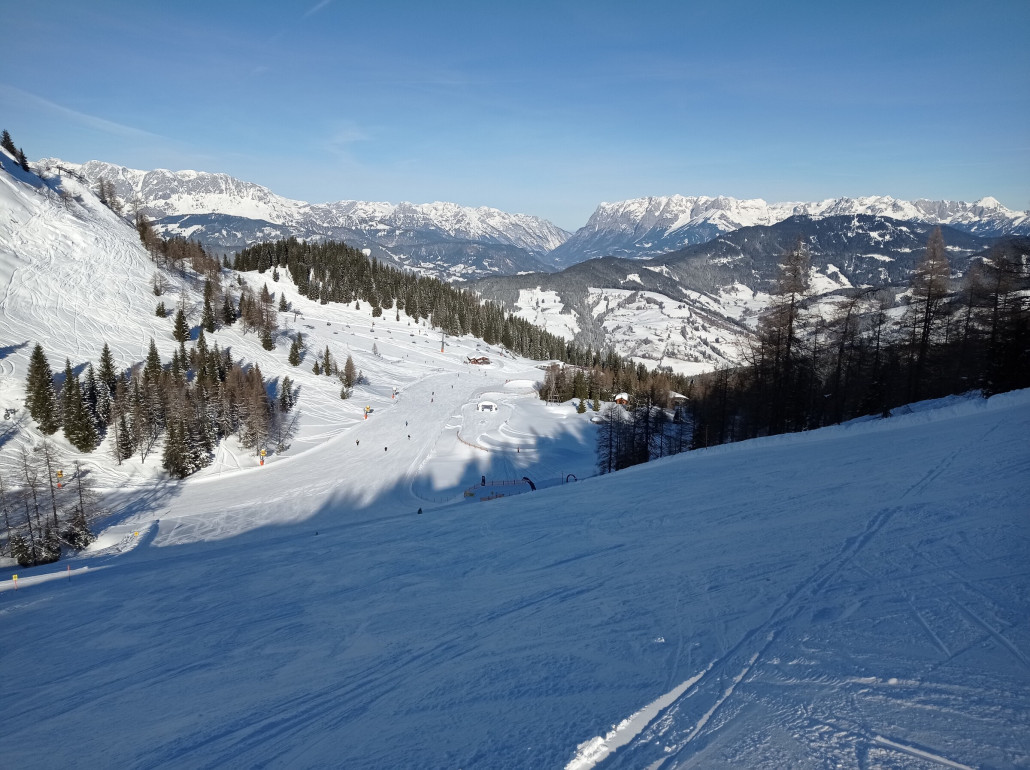 Nach dem Wechsel der Talseite mit dem G-Link (tolle Bahn!) sehe ich unten die Schlange am Sonntagskogel und entschließe mich zur Umkehr.