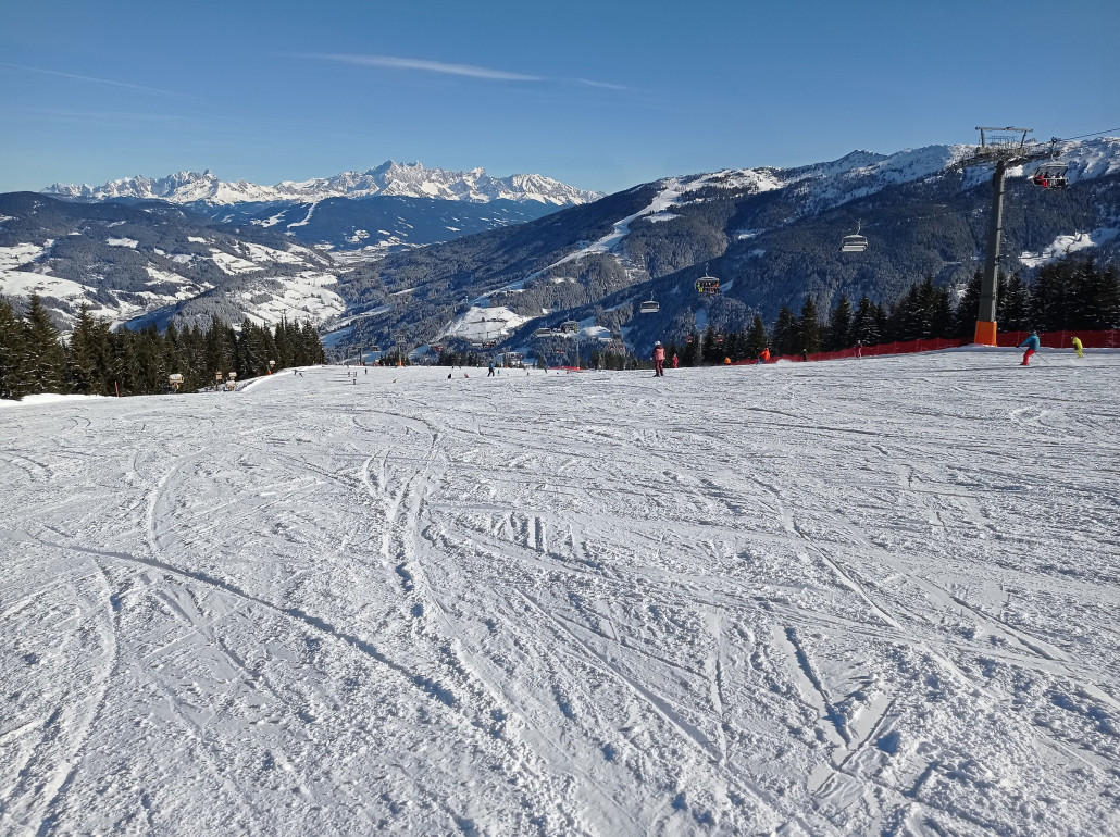 Die Talabfahrt vom Grafenberg nehme ich mit - oben top, aber in der unteren Hälfte ist sie ziemlich vereist.
