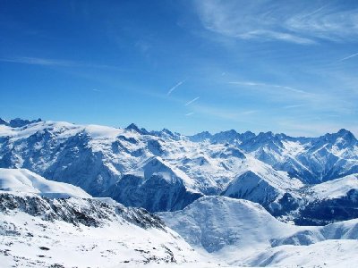 Auch von Marmottes 3 hat man eine herrliche Aussicht hinüber nach Les Deux Alpes und das Ecrins-Massiv