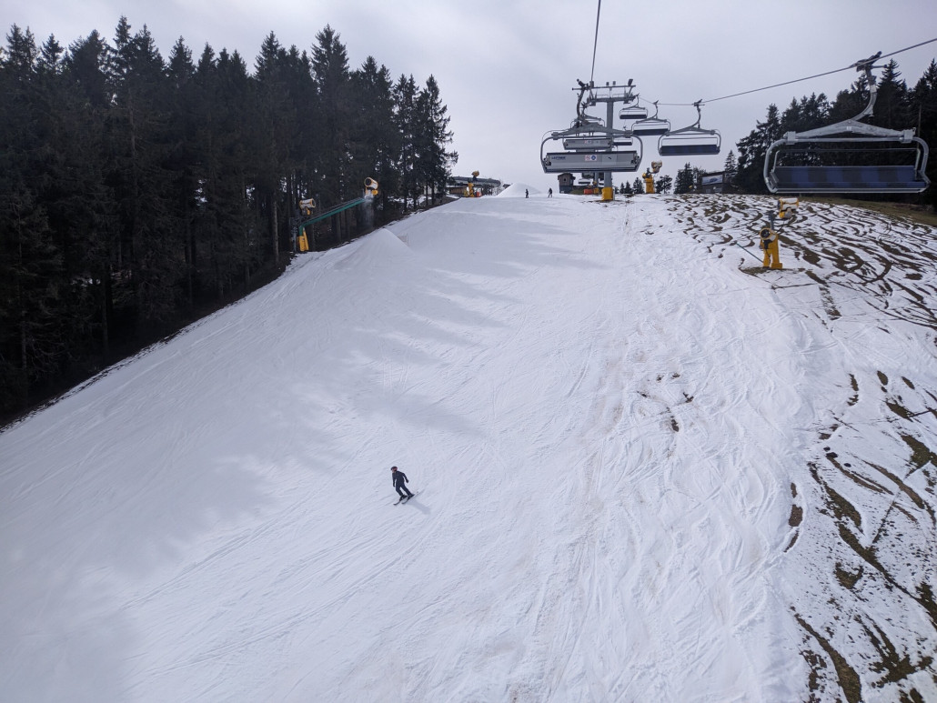 Poppenberg noch mit ein paar Zentimeter Naturschnee