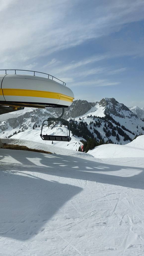 Vierersesselbahn Bergstation mit Gaichtspitze