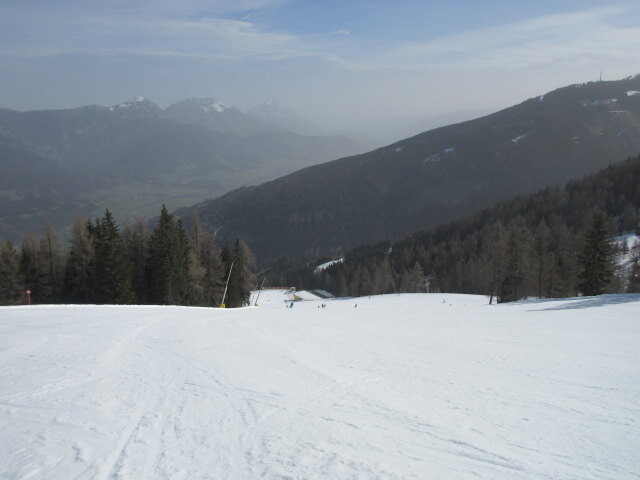 Burgstallalmabfahrt, im Hintergrund die Talstation der 8-CLD-B Burgstallalm