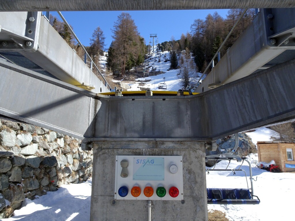 Kuppelbare 4er Sesselbahn Le Tsapé.