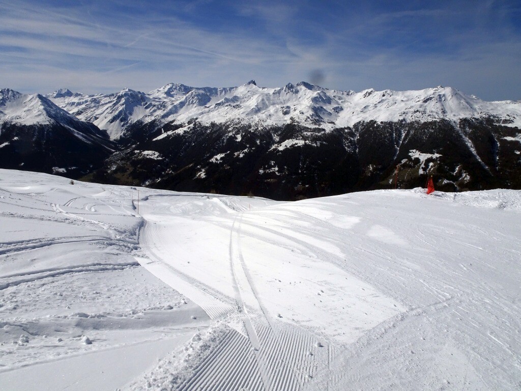 Rote La Forêt – um Mittag noch fast unverspurt.