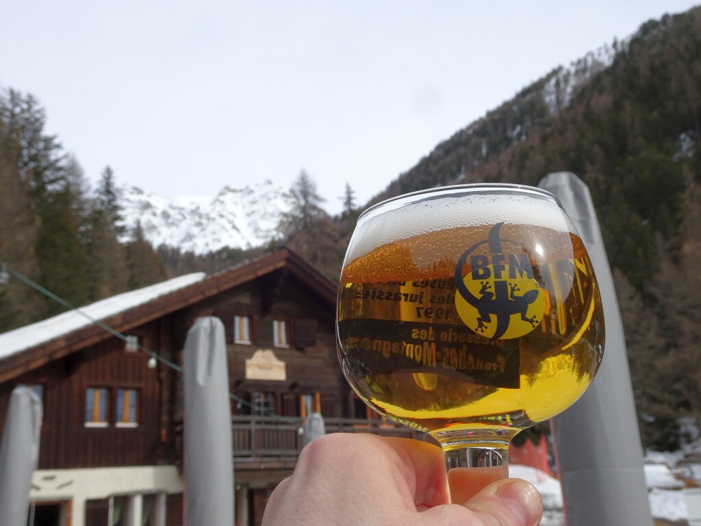 Prost! Auf einen perfekten Skitag mit über 11.000 Höhenmetern. Wer etwas aufgepasst hat, hat gemerkt, dass alle Pisten gefahren wurden ;).