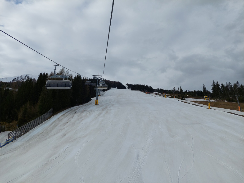 Erste Fahrt im Kaibling 6er, die Piste darunter war ganz gut