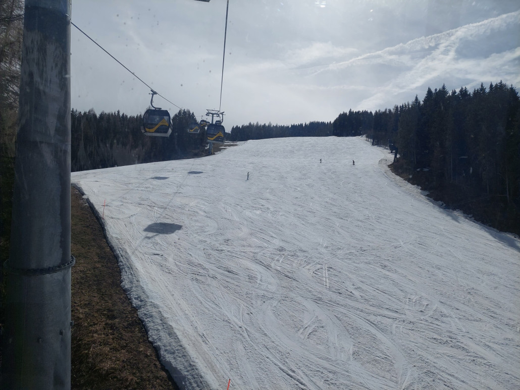 Fast menschenleere Pisten auf der Planai