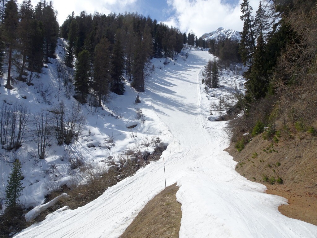 Blick auf den unteren Hang der Piste Lona inferieure.