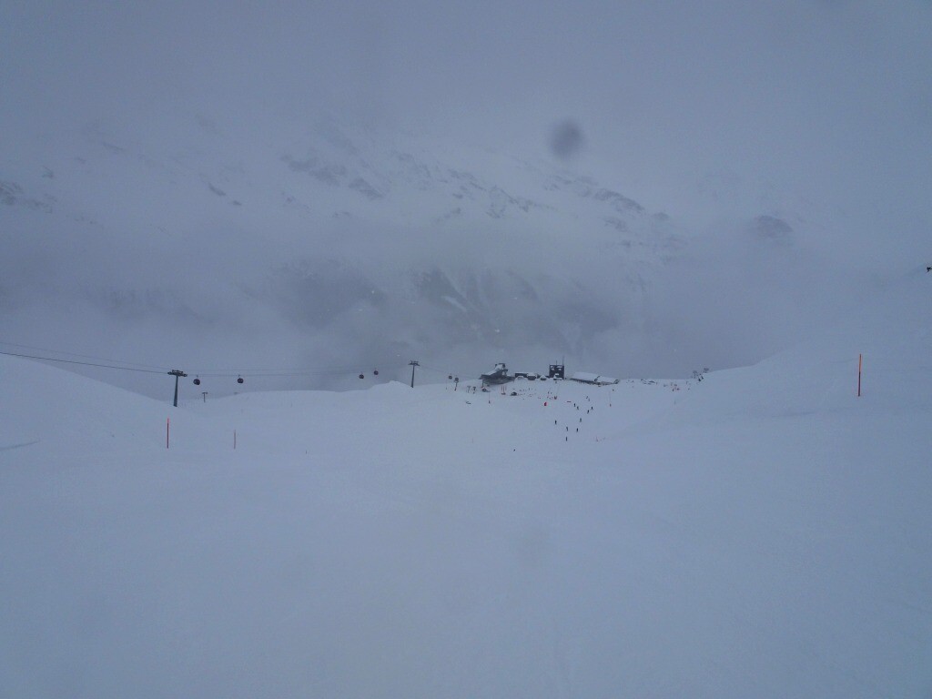 Piste Goulet. Ziemlich dichte Bewölkung, Bodensicht grenzwertig.
