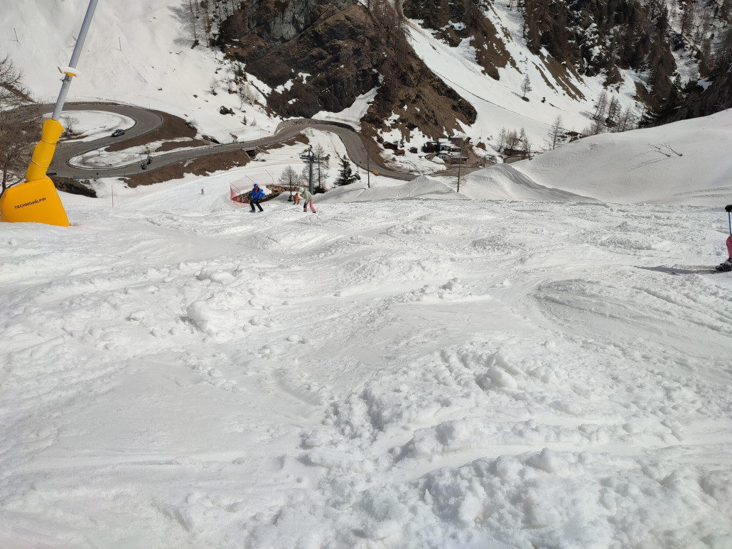 Marmolada Piste auf ca. 1800m Höhe. Wer damals die 2 Marmoladalifte abgestellt hat sollte jeden Tag diesen Hang fahren müssen:D