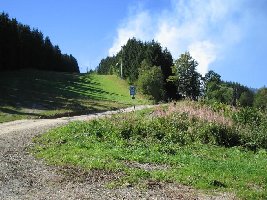 Die Piste links der neuen SB, bereits beschneit!