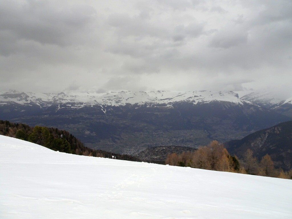 Blick auf Crans Montana Aminona und aufs Rhônetal.
