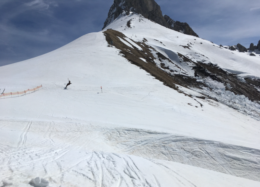 gesperrte schwarze Gamssprung Warth oben am 06.04.2024
