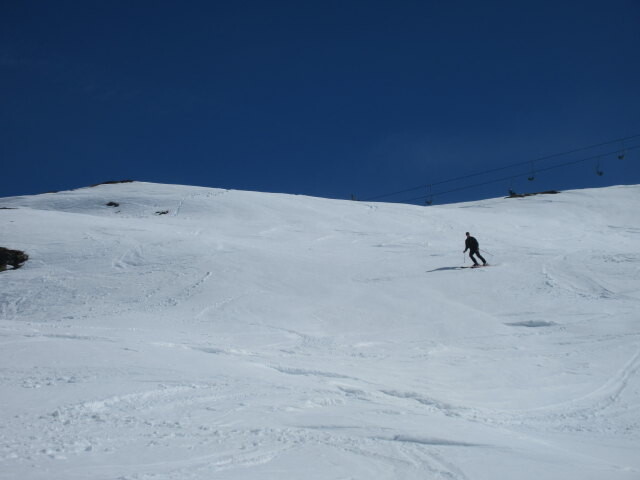 Skiroute, im Hintergrund der 2-CLF Medelz