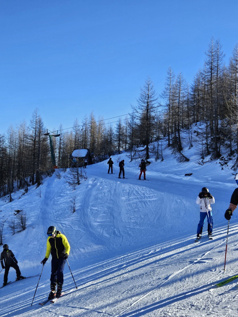 Darum ab zum Siebenhüttenlift. Hier war es besser zu fahren. Hinten das Bergstationshäuschen.
