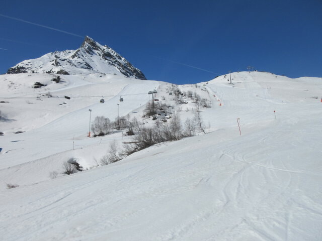 8-MGD Alpkogel, im Hintergrund die Ballunspitze (2.671 m)