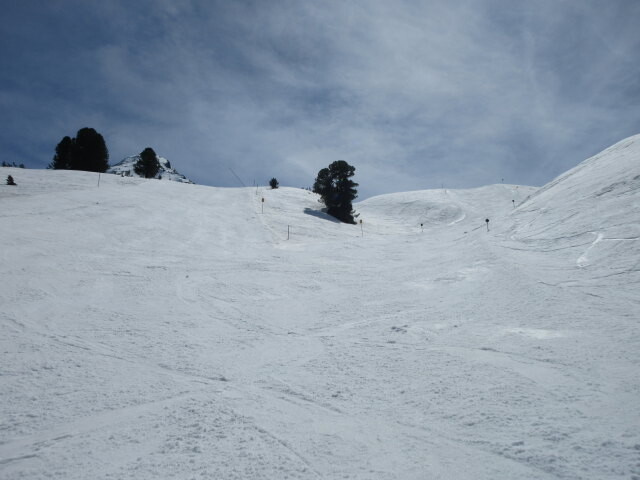 Breitspitzabfahrt (links) und Saggratabfahrt (rechts)