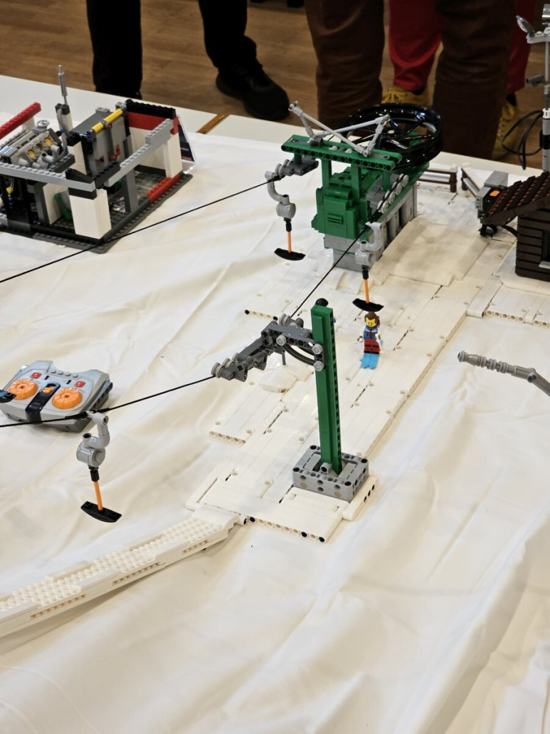 Was das "Gebäude" links im Bild darstellen soll? Die Antwort folgt in Kürze...