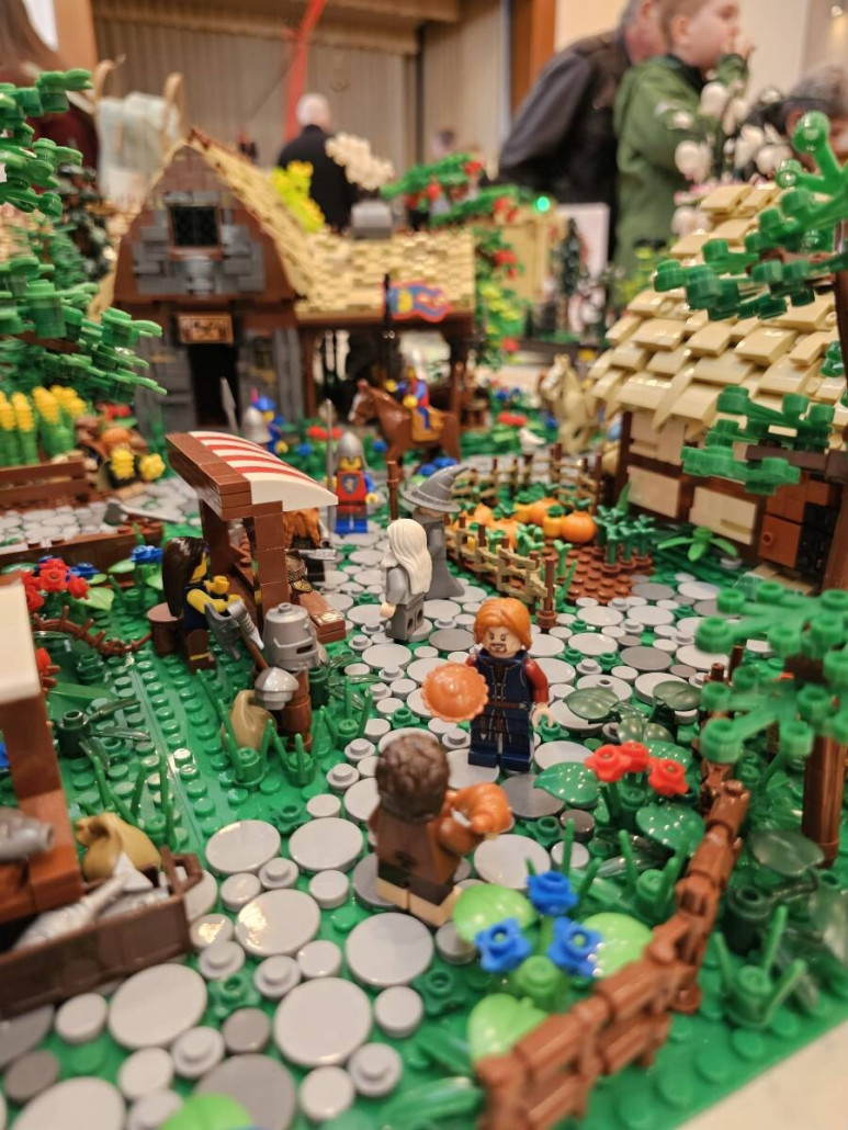 Das geniale Bauwerk eines Vereinsmitglieds: ein Mittelalter-Dorf.