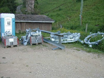 die &amp;quot;schablonen&amp;quot; zum platzieren der verschraubungen an den fundamenten