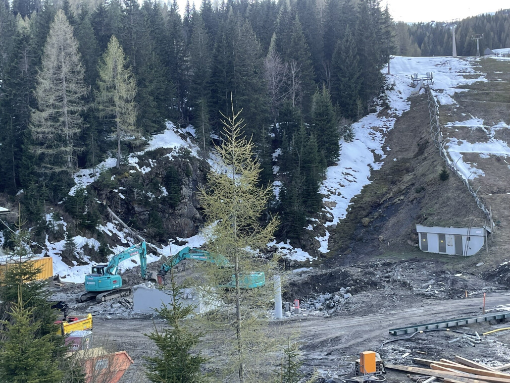 Abbrucharbeiten Tröglbahn