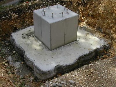 fertiges fundament, bereit zum anschütten