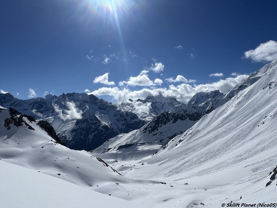 Blick auf die Dent-Blanche, die Aiguille von La Tza, der Mont-Collon