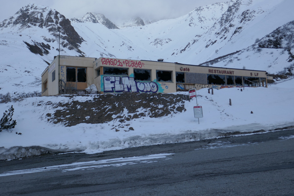 Station mit Grafitti